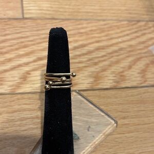 Elegant Gold tone Ring